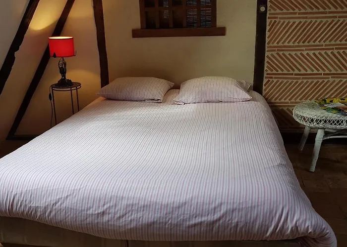 Le Petit Logis De Tinteniac Apartamento *